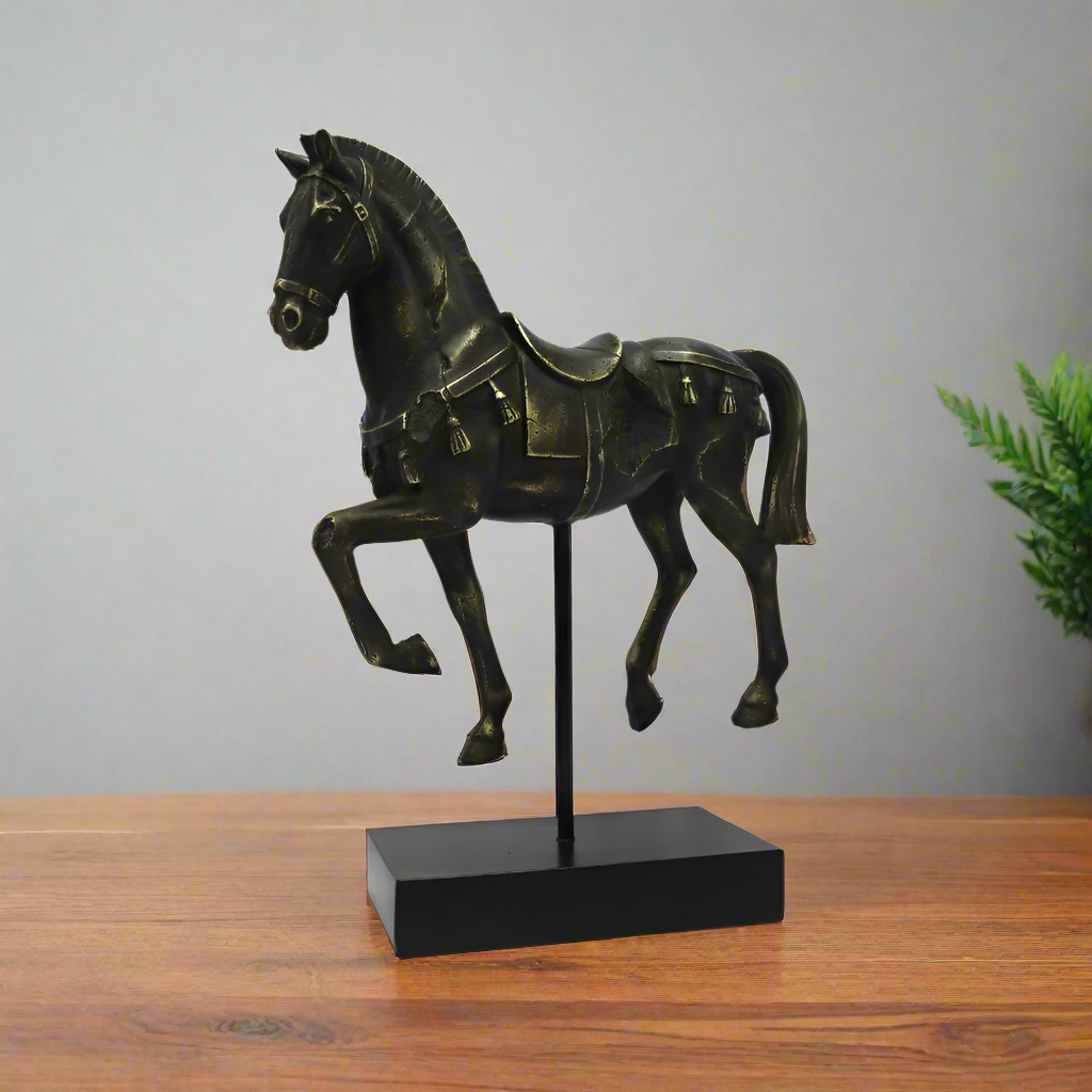 CABALLO WAR RESINA