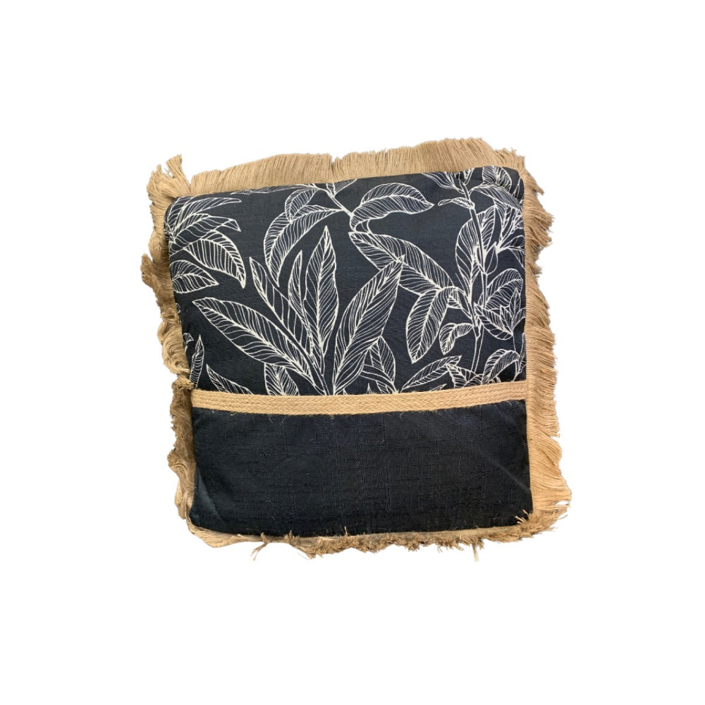 Funda de cojín negro con artillera 42x42cm